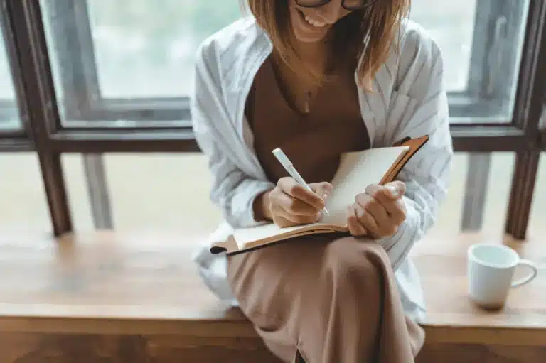 woman making an opioid management plan