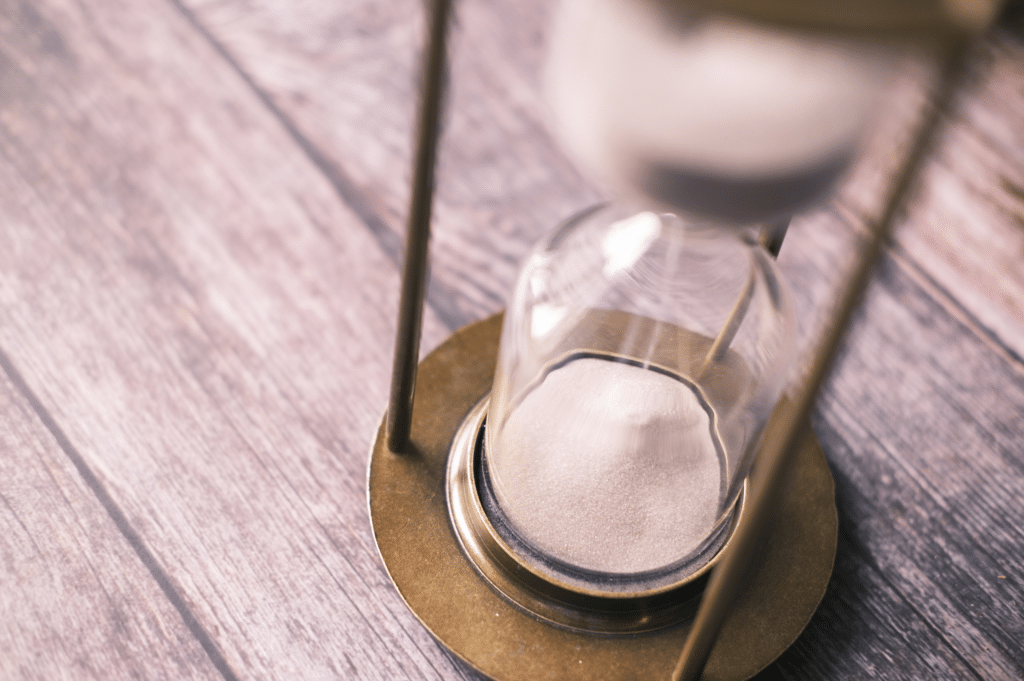 Hour glass showing the time it takes to metabolize methadone